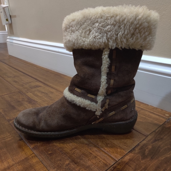 UGG leather rain/winter boots - Picture 7 of 7